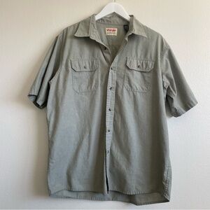 Wrangler Authentic Men’s Large Button Up Shirt Green Sleeve Workwear Utility